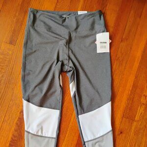 Marika The 7/8 Tight Women’s Size Medium 22” Inseam Grey & White Legging NWT